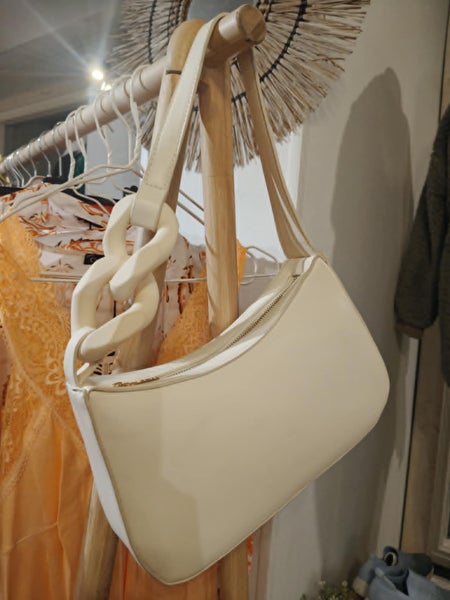 Laukku ,iso ketju off white